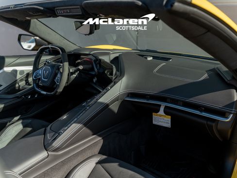 Used 2025 Chevrolet Corvette Z06 RWD image 17