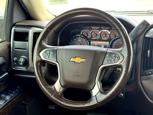 Used 2018 Chevrolet Silverado 1500 LT w/ Texas Edition image 19