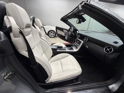 Used 2013 Mercedes-Benz SLK 250 image 37