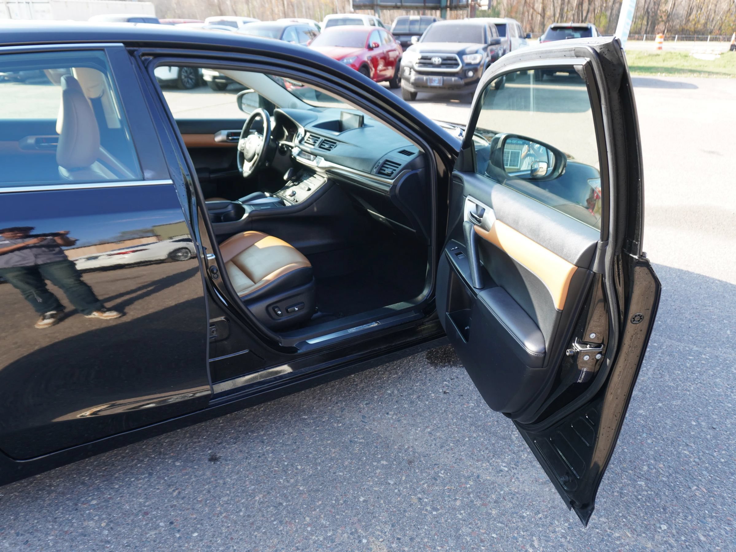 Used 2015 Lexus CT 200h w/ Navigation Package FWD image 22