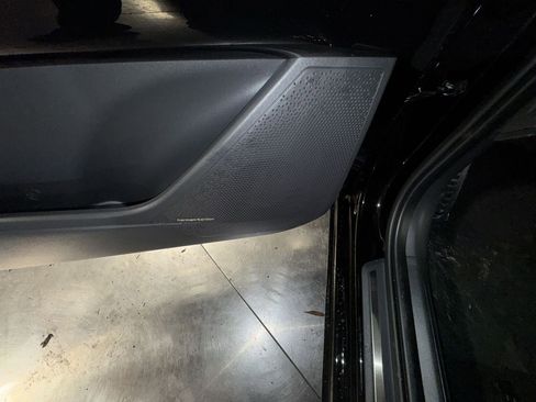 Certified 2025 Kia Niro SX Touring image 18