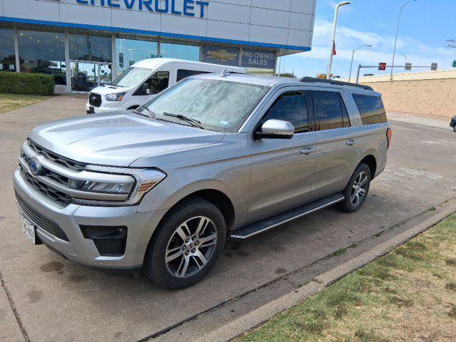 Used 2023 Ford Expedition Max XLT RWD image 2