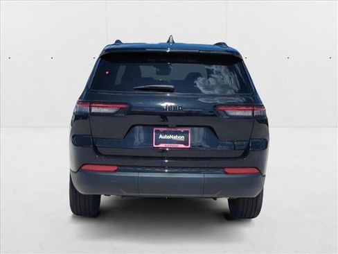 New 2025 Jeep Grand Cherokee L Limited w/ Black Appearance Package image 9