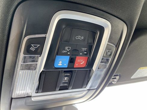 Used 2025 RAM 1500 Laramie image 31