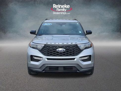 Used 2023 Ford Explorer ST-Line image 2