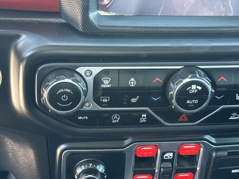 Certified 2023 Jeep Gladiator Rubicon w/ Cold Weather Group AWD/4WD image 26