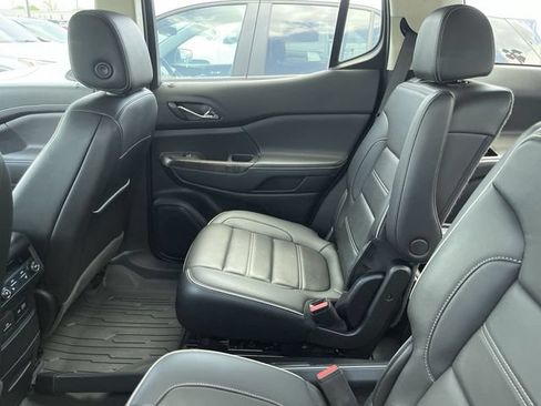 Used 2022 GMC Acadia Denali w/ Black Diamond Edition FWD image 6