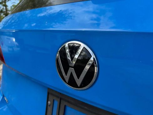 Used 2022 Volkswagen Taos SE w/ IQ.Drive SE Package image 11