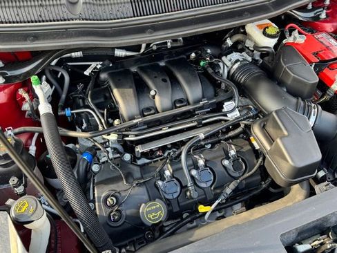 Used 2019 Ford Explorer XLT w/ Equipment Group 202A image 32