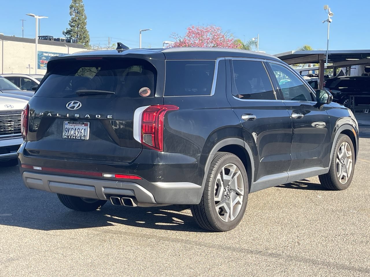 Used 2024 Hyundai Palisade SEL w/ Premium Package FWD image 5