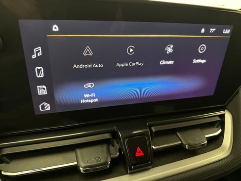 Used 2025 Chevrolet TrailBlazer LT w/ Convenience Package AWD/4WD image 17