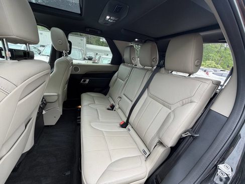 Used 2018 Land Rover Discovery HSE AWD/4WD image 27