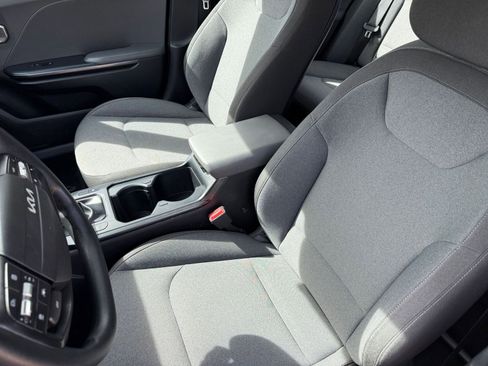 Used 2025 Kia K4 LXS image 38