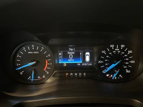 Used 2019 Ford Explorer XLT AWD/4WD image 10