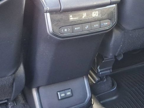 Used 2024 Toyota Highlander XSE AWD/4WD image 18