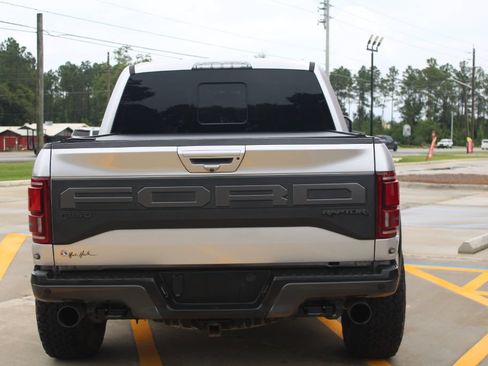 Used 2019 Ford F150 Raptor w/ Equipment Group 802A Luxury AWD/4WD image 4