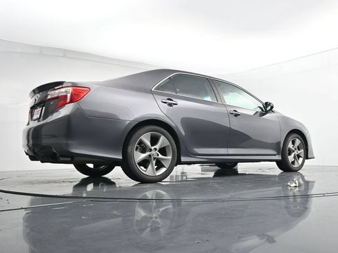 Used 2014 Toyota Camry SE w/ Leather Package FWD image 37