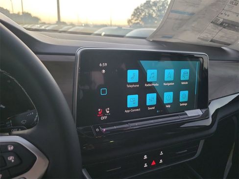 New 2026 Volkswagen Atlas SE image 9