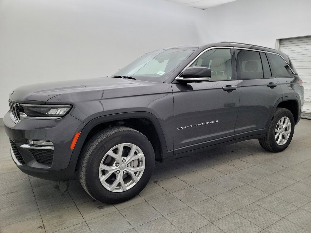 Used 2023 Jeep Grand Cherokee Limited RWD image 2