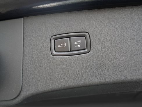 Used 2021 Porsche Cayenne Turbo image 64