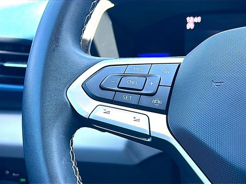 Used 2022 Volkswagen Taos SE image 30