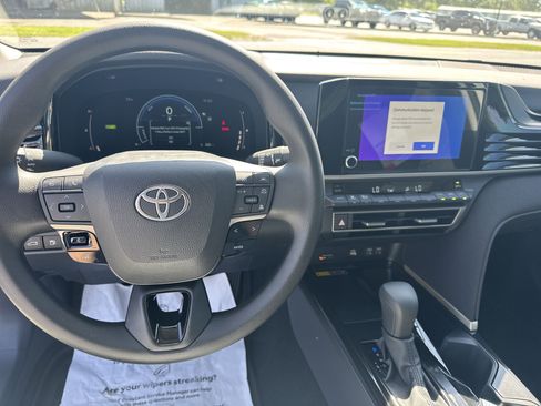 New 2025 Toyota Camry LE w/ Convenience Package image 16