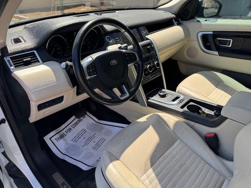 Used 2018 Land Rover Discovery Sport HSE Luxury image 15