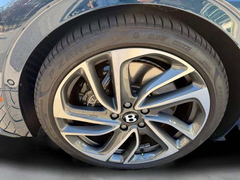 Used 2025 Bentley Flying Spur Plug-In Hybrid image 53