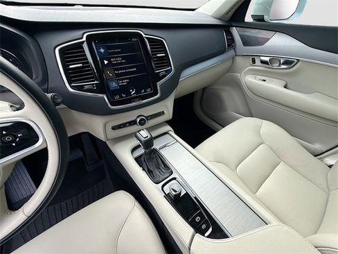 Used 2022 Volvo XC90 T5 Momentum w/ Advanced Package image 29
