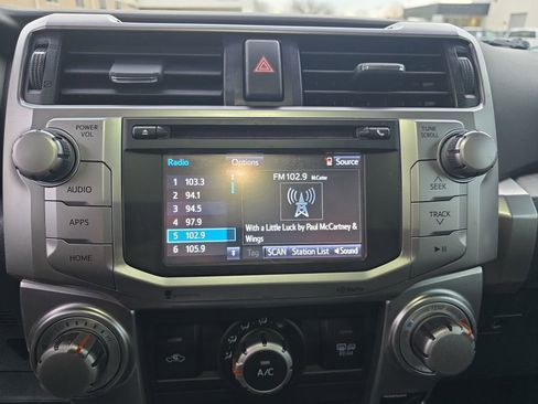 Used 2014 Toyota 4Runner SR5 image 22