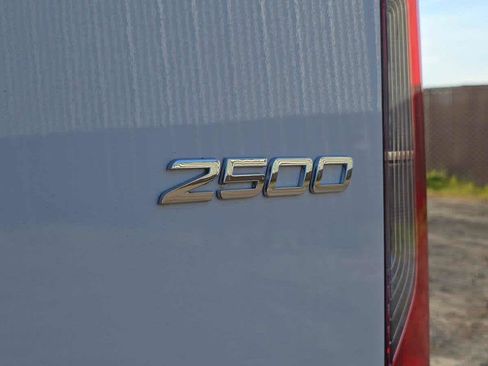 Used 2025 Mercedes-Benz Sprinter 2500 image 18