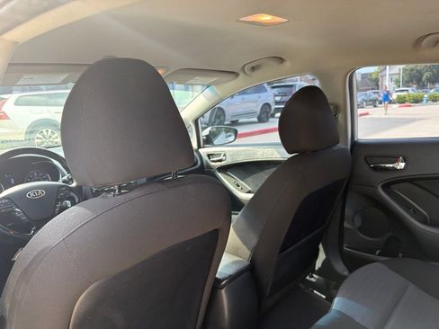Used 2018 Kia Forte S FWD image 8