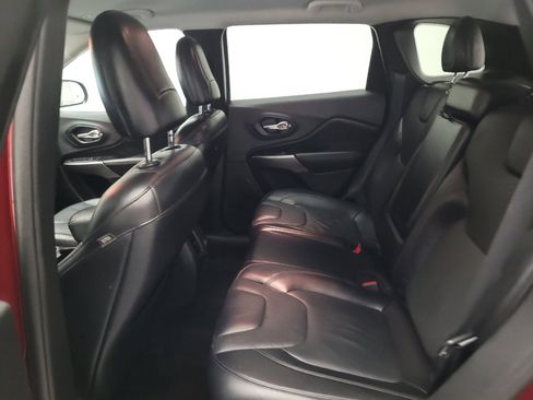 Used 2019 Jeep Cherokee Limited FWD image 18