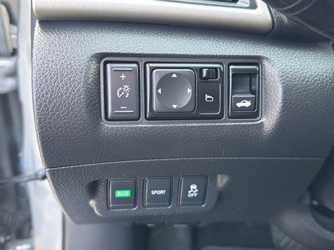 Used 2013 Nissan Sentra SR FWD image 13
