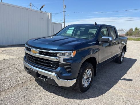 Used 2023 Chevrolet Silverado 1500 LT AWD/4WD image 7
