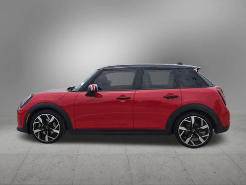 Used 2025 MINI Cooper 4-Door Hardtop FWD image 3