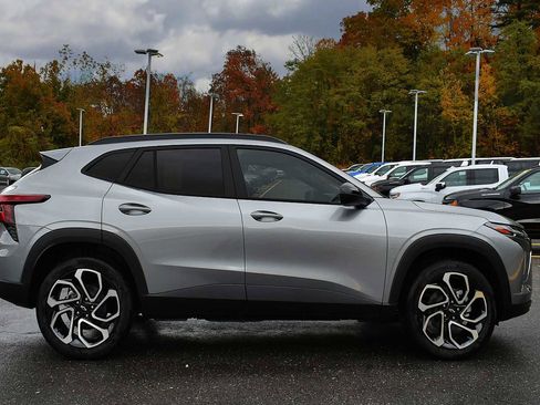 New 2026 Chevrolet Trax RS w/ Driver Confidence Package image 6