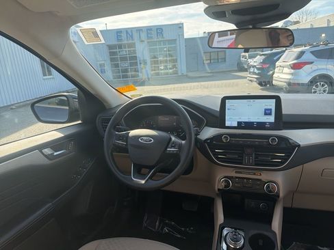 Used 2021 Ford Escape SE image 10