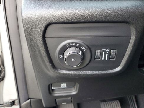 New 2025 Jeep Grand Cherokee Overland w/ Luxury Tech Group IV image 22