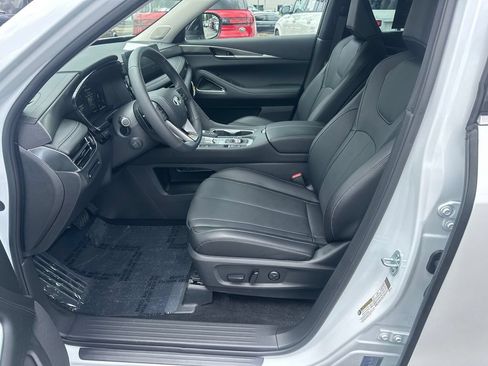 Used 2026 INFINITI QX60 Luxe w/ Cargo Package FWD image 9