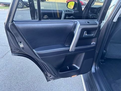 Used 2019 Toyota 4Runner SR5 AWD/4WD image 18