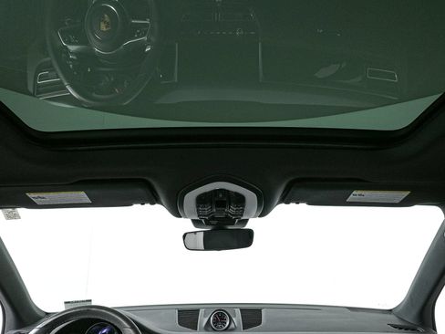Certified 2020 Porsche Macan AWD/4WD image 20