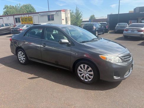 Used 2013 Toyota Corolla LE FWD image 3
