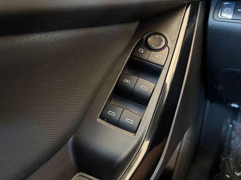 Used 2025 Chevrolet Equinox LT image 18