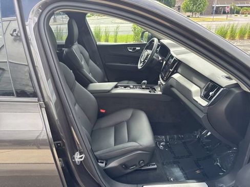 Certified 2025 Volvo XC60 B5 Plus AWD/4WD image 15