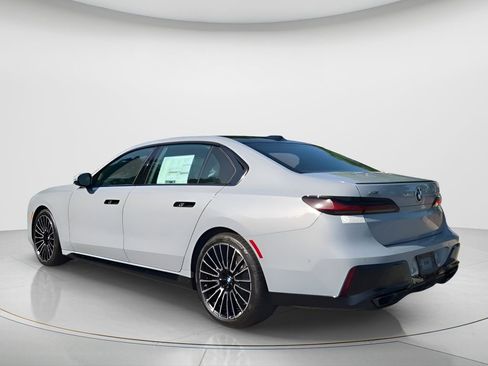 New 2025 BMW 760i xDrive w/ Executive Package image 7