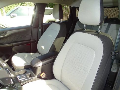 Used 2023 Ford Escape Active w/ Tech Pack #1 FWD image 8