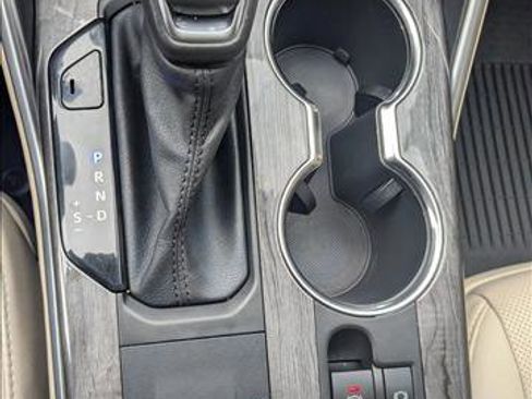 Used 2021 Toyota Highlander Platinum image 17