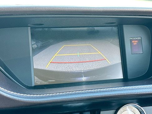 Used 2016 Lexus ES 350 w/ Premium Package w/Wood Trim image 13