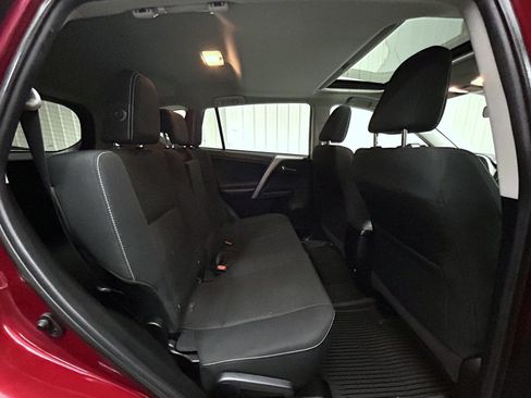 Used 2018 Toyota RAV4 XLE FWD image 18